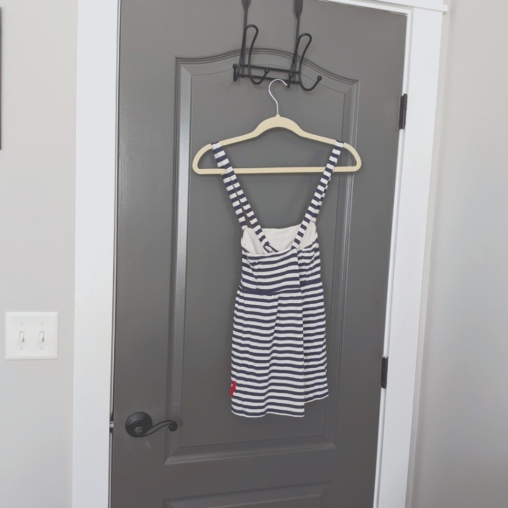 Vineyard Vines - Picture 2 of 3